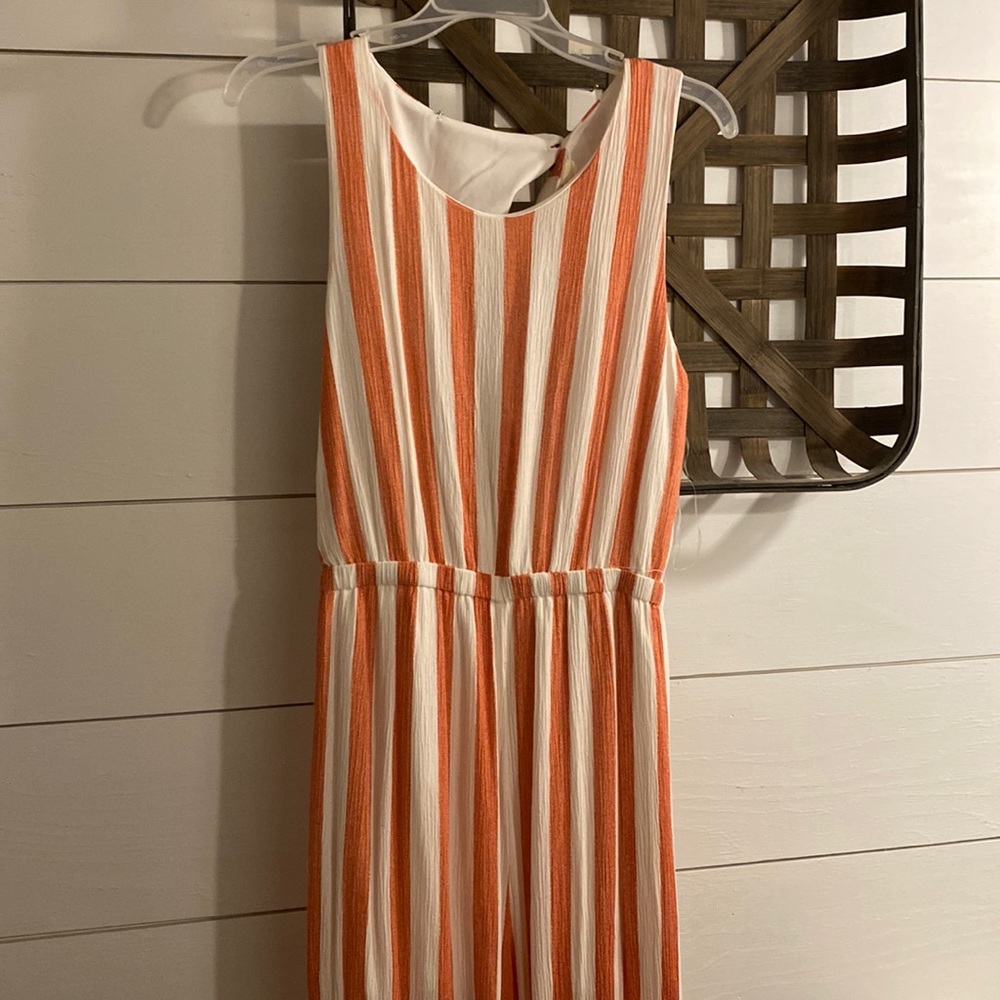 Small jumpsuit with open back